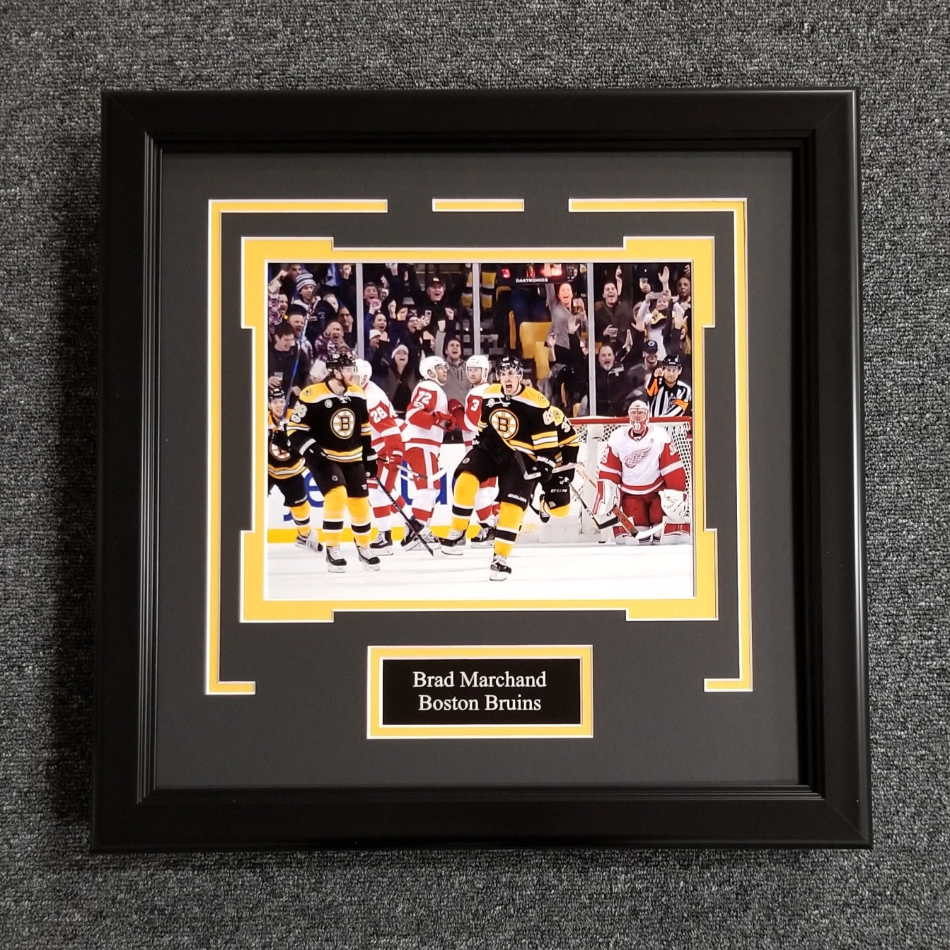 Brad Marchand Unsigned 8x10 (0610)