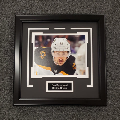 Brad Marchand Unsigned 8x10 (0618)