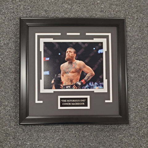 Conor McGregor Unsigned 8x10 (0010)