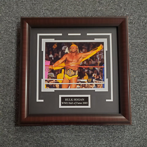 Hulk Hogan Unsigned 8x10 (0181)