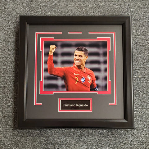 Cristiano Ronaldo Unsigned 8x10 (0463)