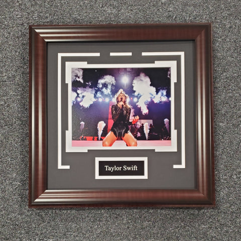 Taylor Swift Unsigned 8x10 (0624)