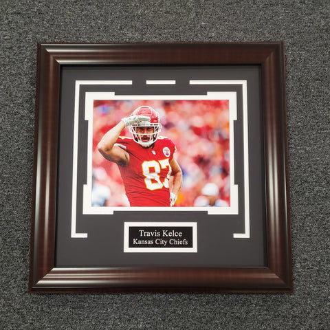 Travis Kelce Unsigned 8x10 (0625)