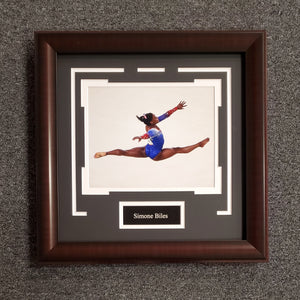 Simone Biles Unsigned 8x10 (0700)