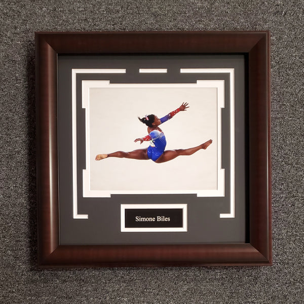 Simone Biles Unsigned 8x10 (0700)