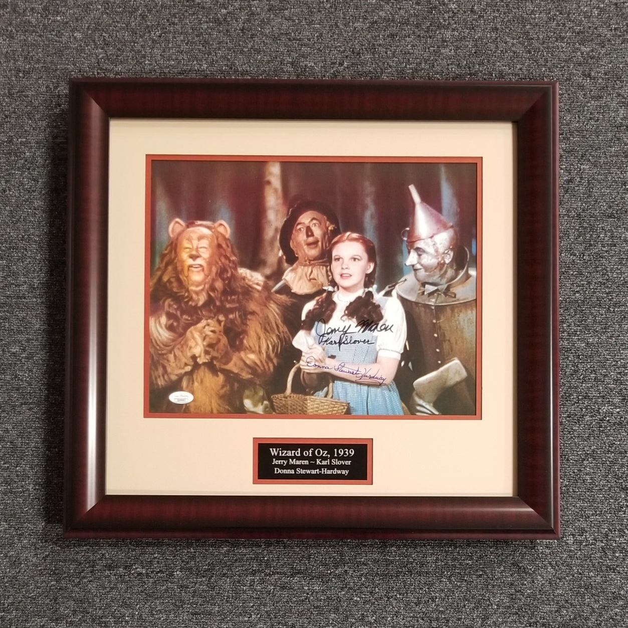 Wizard of Oz Cast Signed 11x14